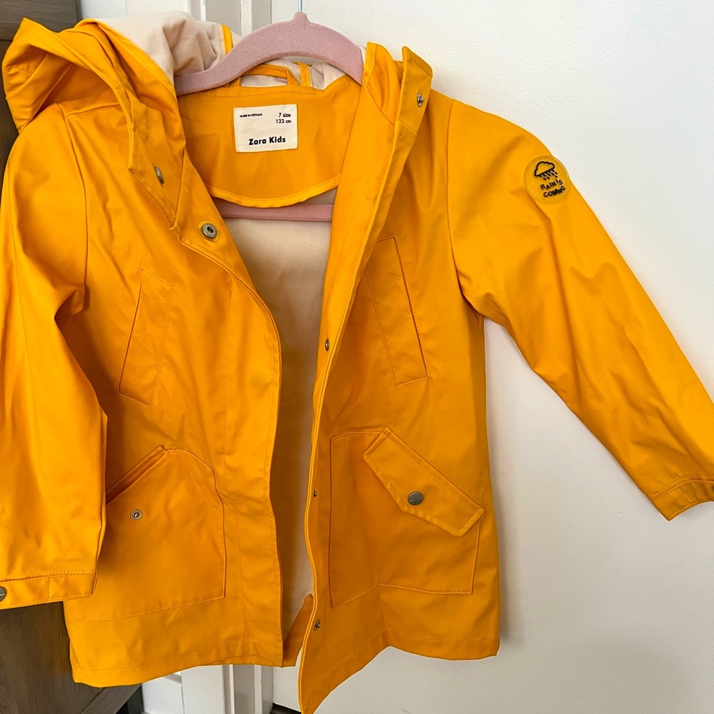Zara raincoat size 7